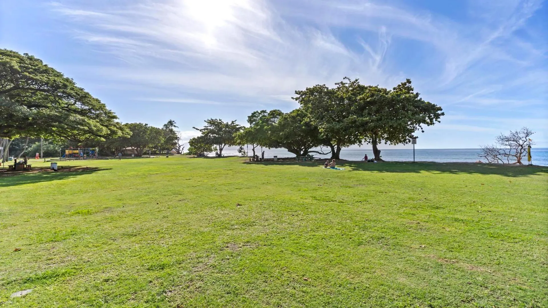 Modern Oceanfront Beach Hale Kai 1Bed Kahana