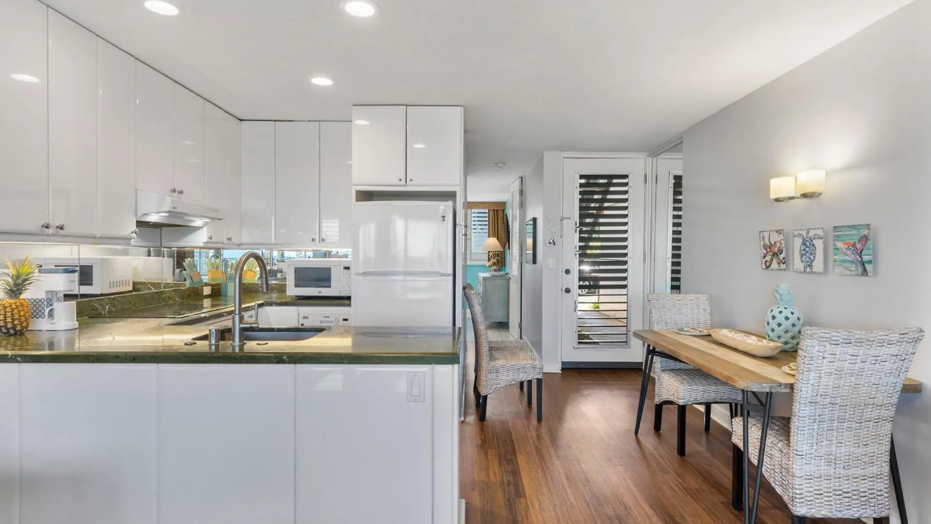 Holiday home Modern Oceanfront Beach Hale Kai 1Bed Kahana