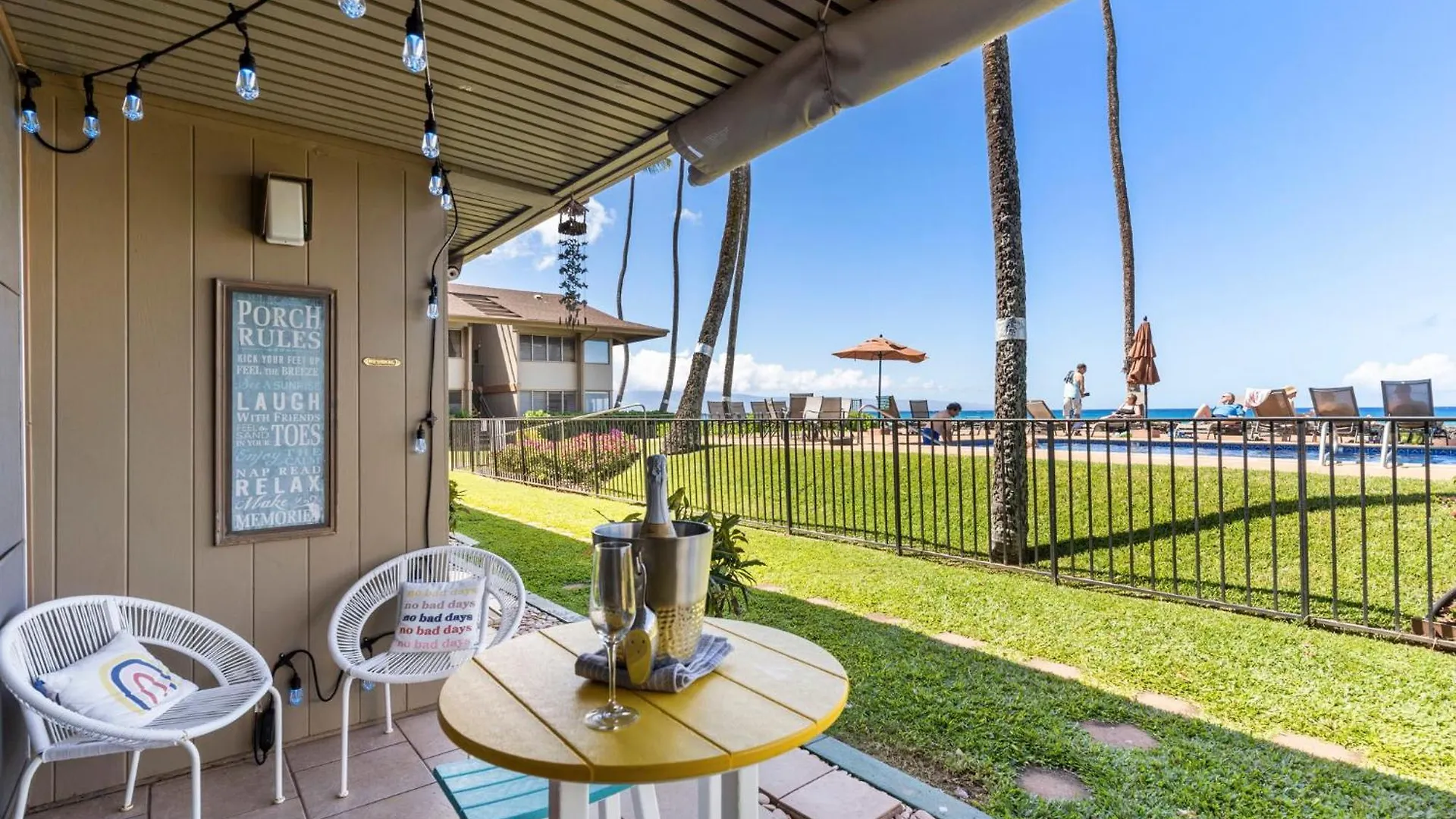 Holiday home Modern Oceanfront Beach Hale Kai 1Bed Kahana United States