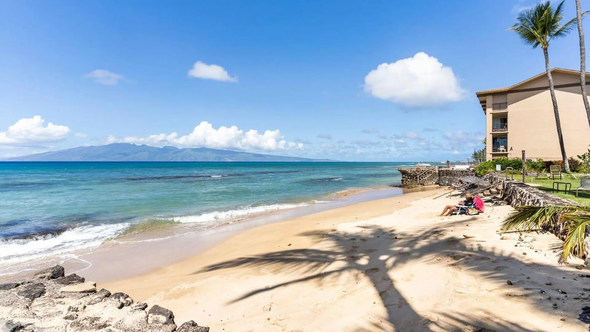 Modern Oceanfront Beach Hale Kai 1Bed Kahana