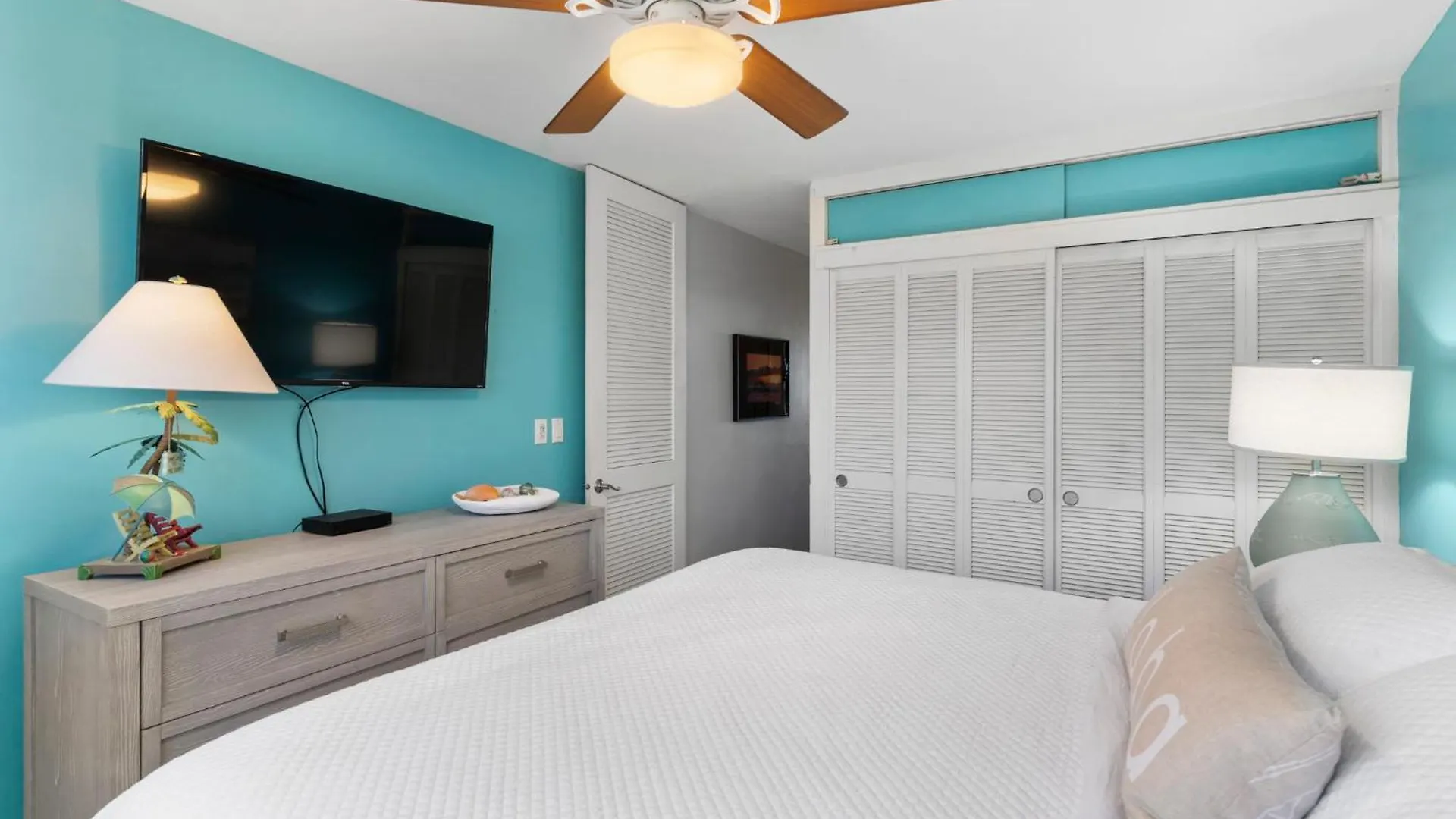 Modern Oceanfront Beach Hale Kai 1Bed Kahana 0*,  United States