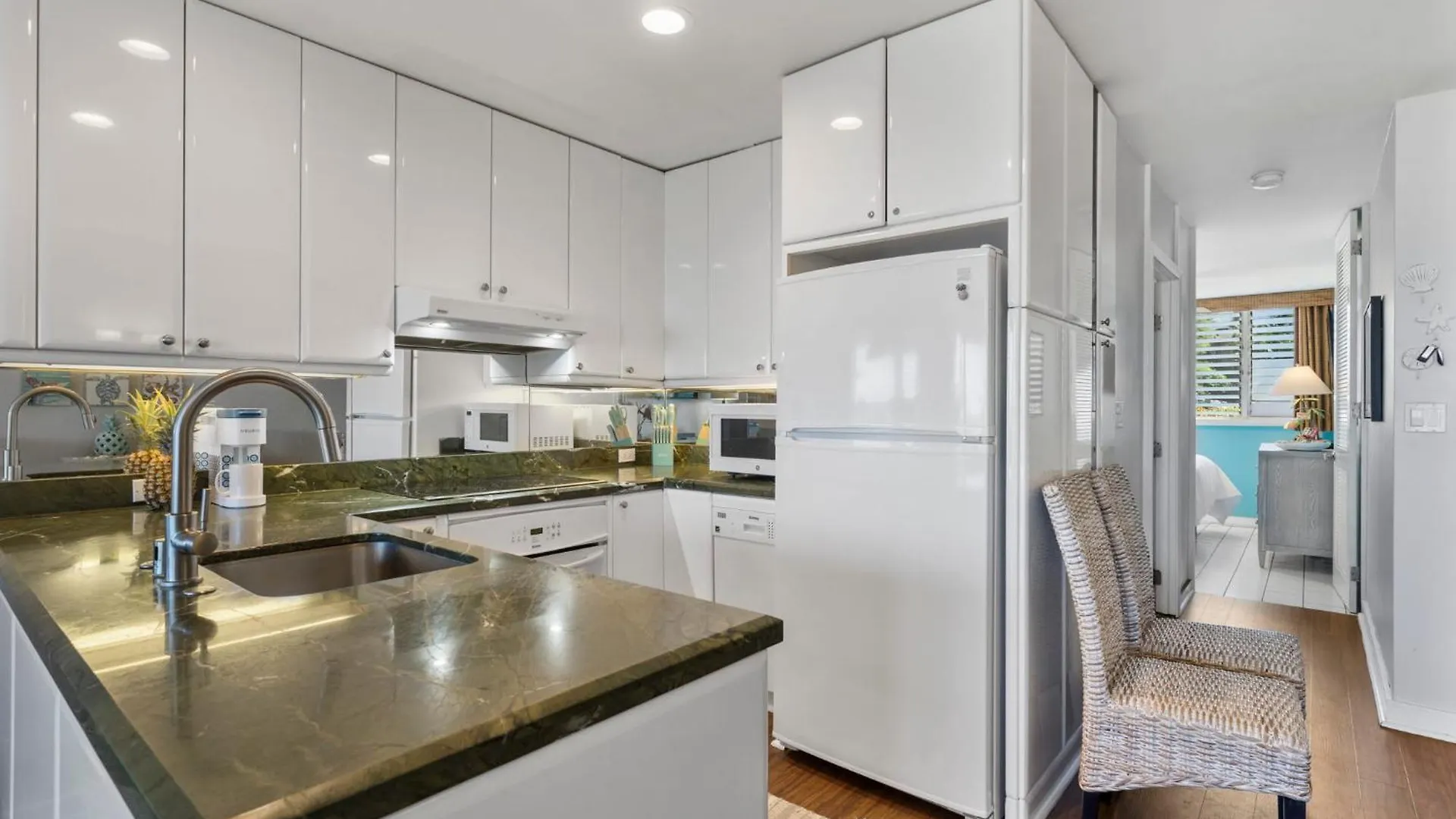 Holiday home Modern Oceanfront Beach Hale Kai 1Bed Kahana